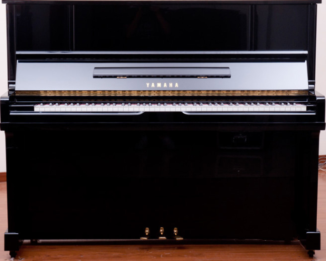 雅马哈钢琴 UX-10BL