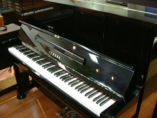 雅马哈钢琴 UX-5